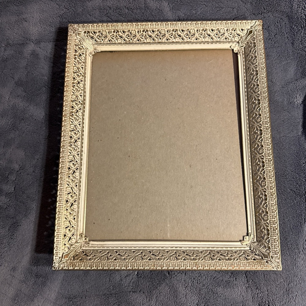 Vtg Metal Gold Tone Filigree Picture Frame 11x14 Easel Stand Hollywood Regency
